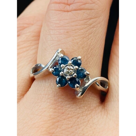 925 sterling silver genuine sapphire floral Ring size 7.25